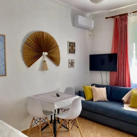 Livi Beachfront Apartment Durrës Esterno foto