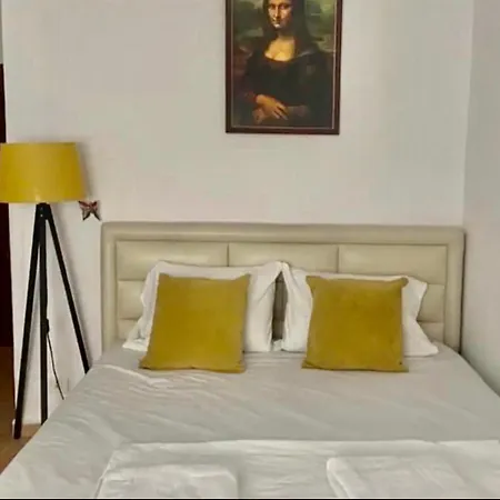 Livi Beachfront Apartment Durrës Esterno foto